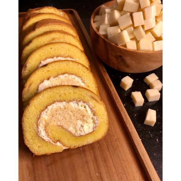 

New Stock Bolu Gulung Medan WhenCake Rasa Keju Pendek