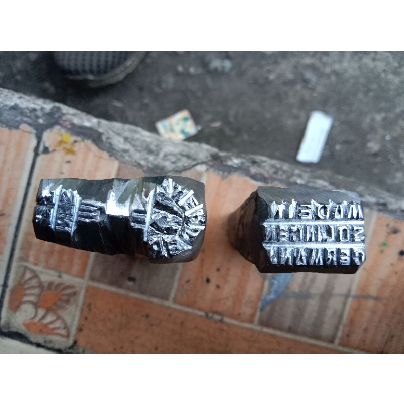 

Stempel atau Cap untuk pisau/kerajinan besi