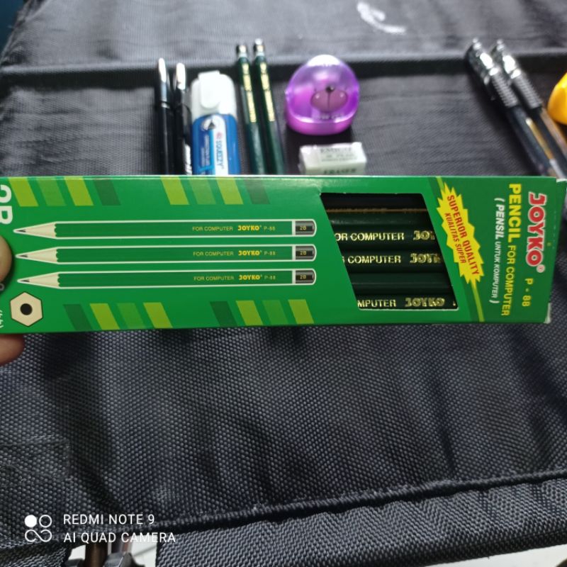 

D3W! Paket ATK 11 barang (pengaris 4,penghapus 1,jangka 1,pensil 1,polpen 1,tipex 1,stabilo 1,rautan