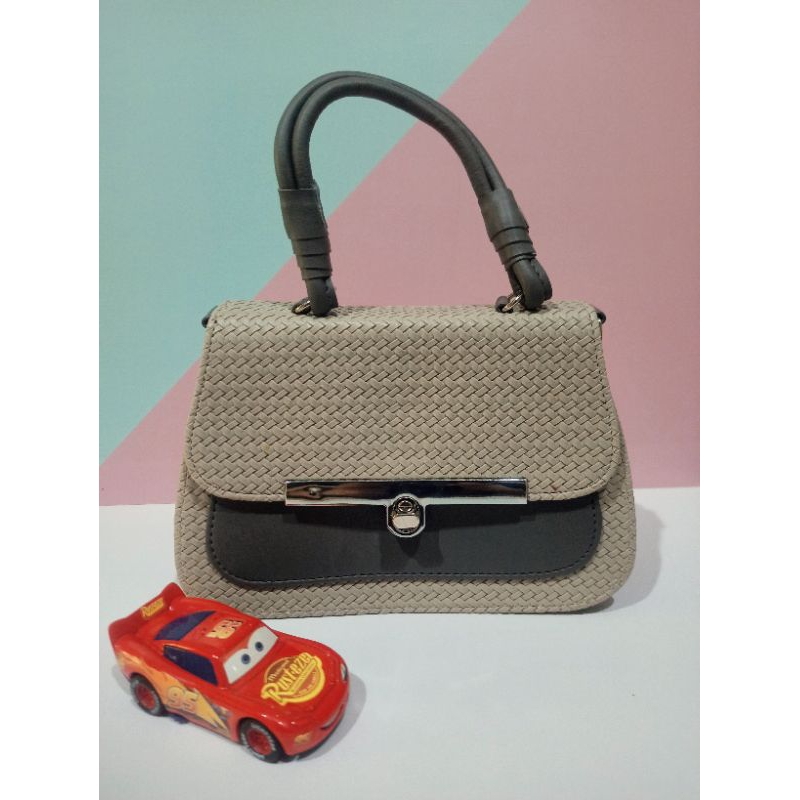 Delia Tas Wanita Kecil / Tas Jinjing Slempang kecil Wanita / Tas Kondangan / Tas Simple Wanita / Tas