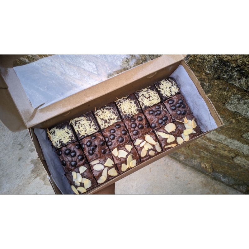 

BROWNIES FUDGY UKURAN 20X10