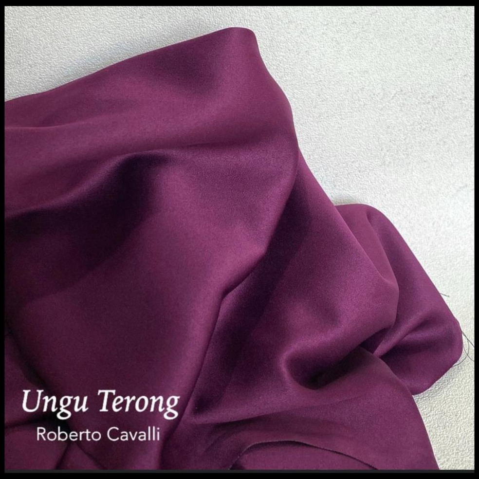 Hanya untuk anda Kain Roberto Cavalii  bahan furing satin Roberto Cavalli  harga persetengah Meter