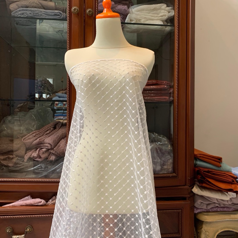 Kain Brokat Tile Bordir Maze Tile Kotak mesh Warna Putih Tulang Broken White