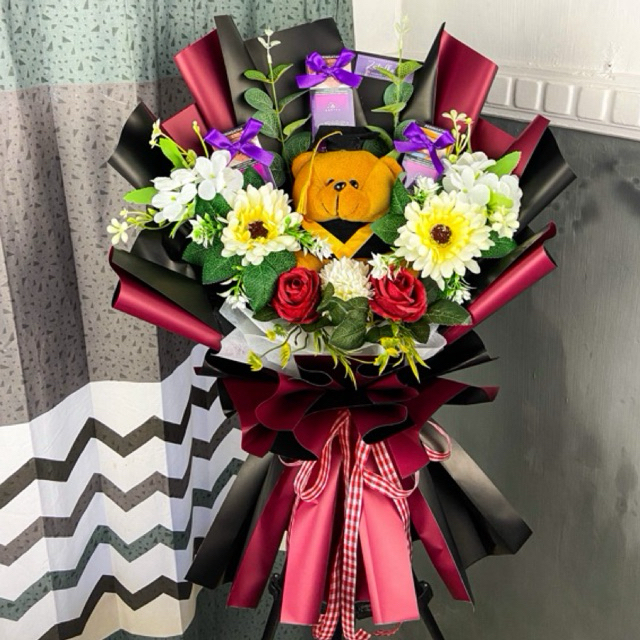 buket wisuda / bouquet / buket boneka / buket