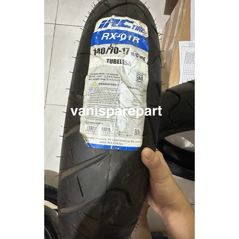 BAN LUAR 140/70-17 IRC TUBLESS