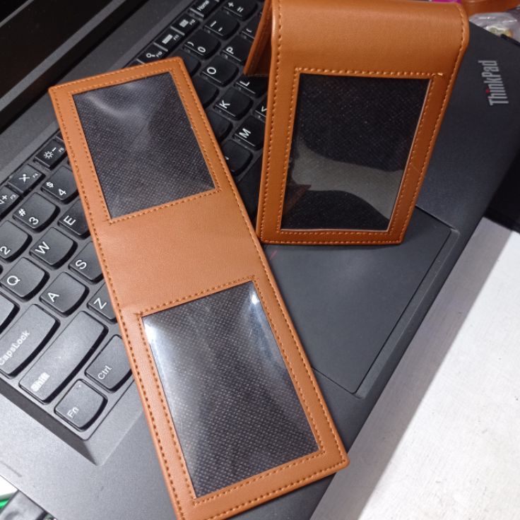 

Hadir Limited TEMPAT ID CARD MAGNET DUA KARTU COKLAT NAMETAG SAKU
