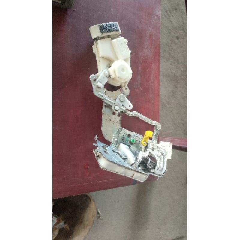 dorlock pintu samping grandmax luxio