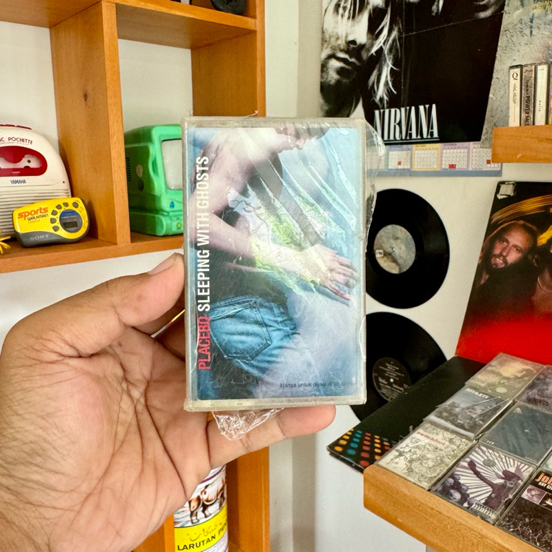 Kaset Pita / Tape / Walkman Segel NOS Placebo Sleeping With Ghost Original 100% Berfungsi / Tested I