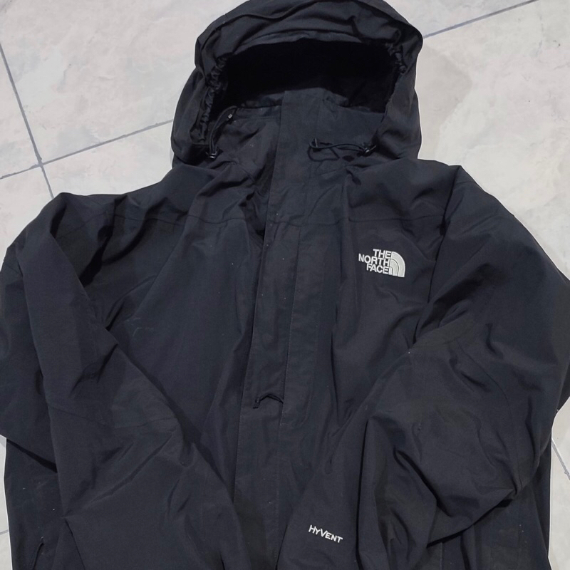 TNF HYVENT HITAM