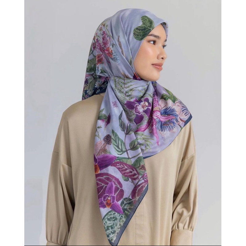 JOLIE SCARF RIA MIRANDA, NEW ORIGINAL WITH BOX