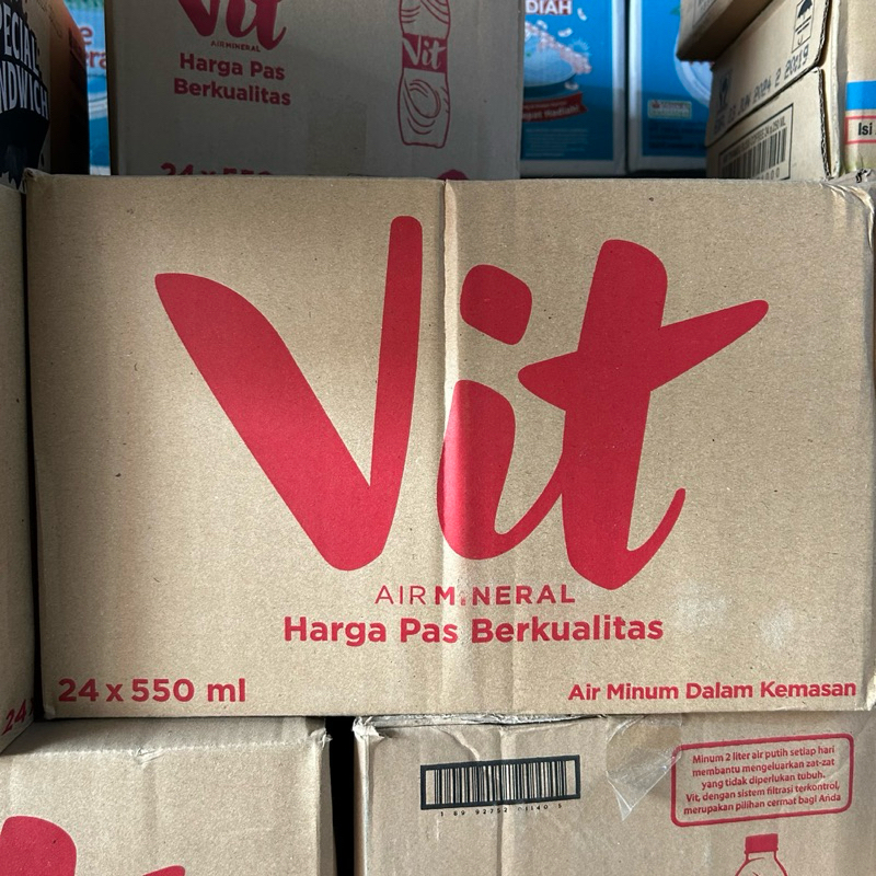 

vit 550ml 1 dus isi 24 botol