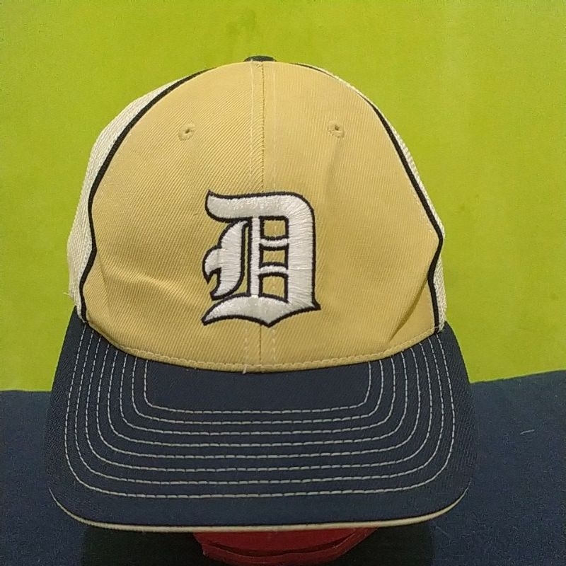 Topi Trucker "D" Pasific / MLB