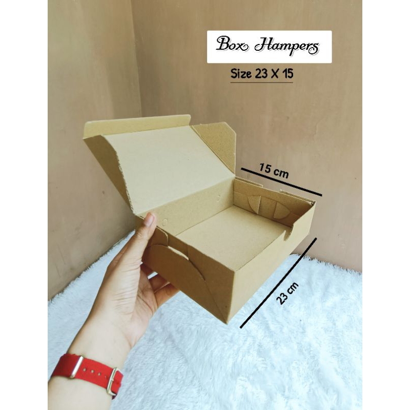 

Box Hampers Box Kardus Tebal Murah Uk 20x20x6 cm dan 23x15x6 cm