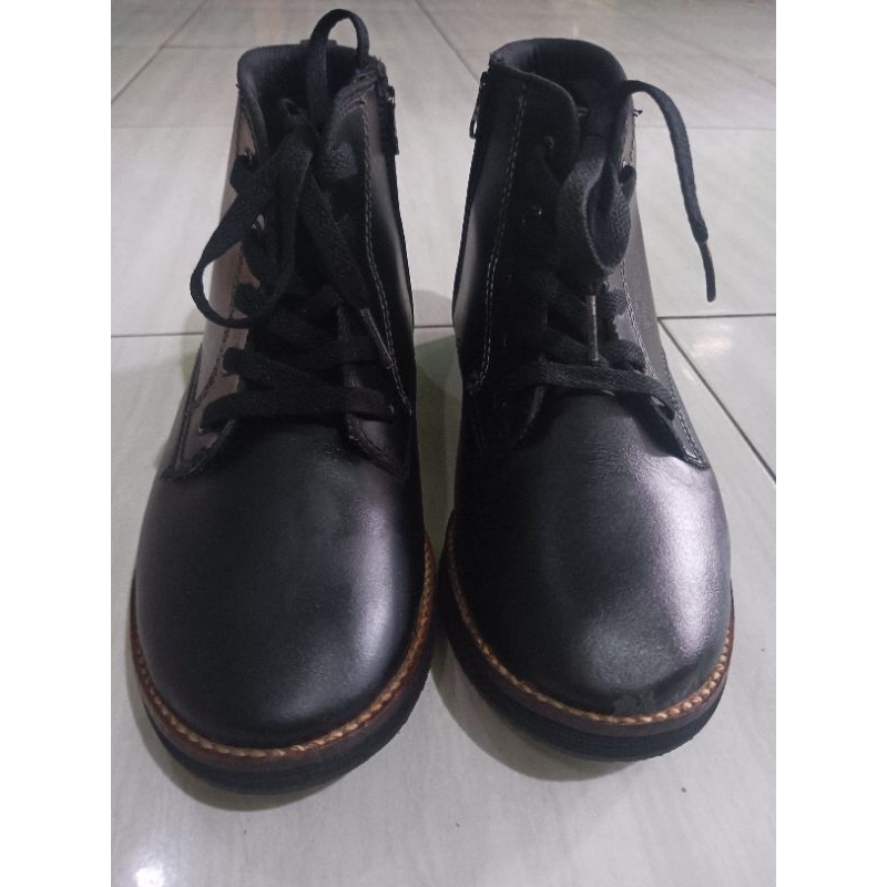 sepatu boots hitam wanita tomkins preloved size 38