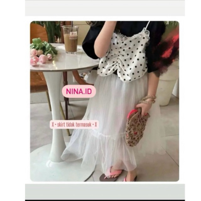 Atasan anak tanggung perempuan