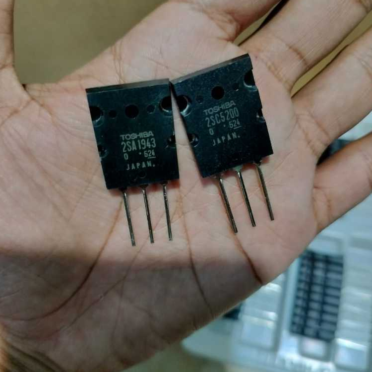 1set TRANSISTOR TOSHIBA C5200/A1943 SERI 524 ORIGINAL