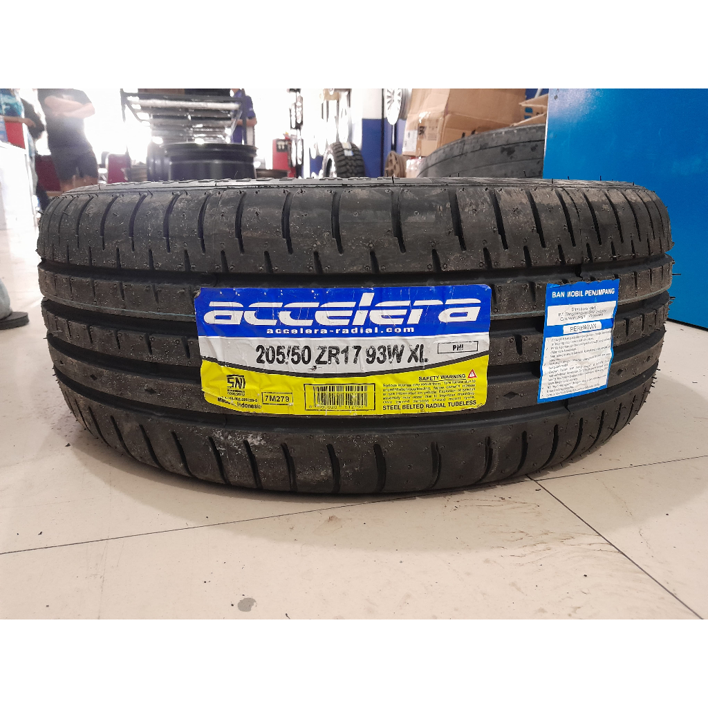 Ban 205 50 R17 Accelera PHI.
