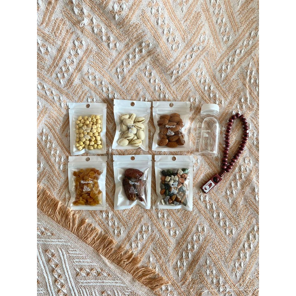 

Oleh-oleh haji umroh TANPA air zamzam , souvenir haji umroh grosir murah, paket oleh oleh haji umroh unik premium.