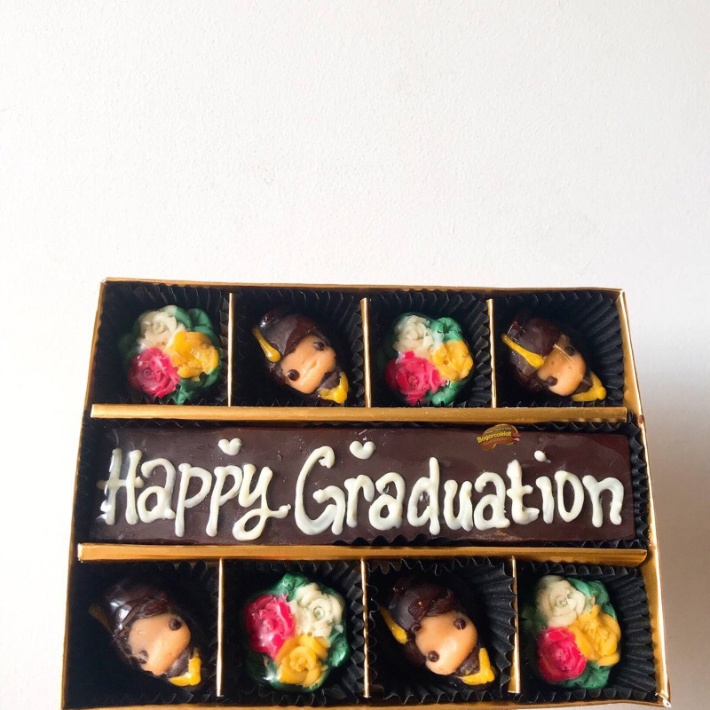 

Coklat Hadiah Wisuda