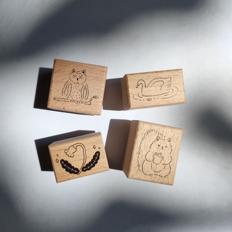 

Ivy Snow - Wooden Stamp