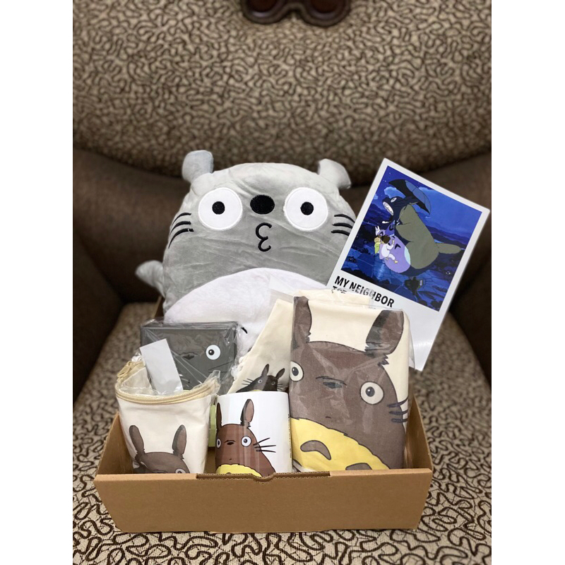 

HAMPERS GIFT BOX TOTORO STUDIO GHIBLI ANIME