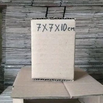 

kardus packing uk 7×7×10cm polos luar dalam