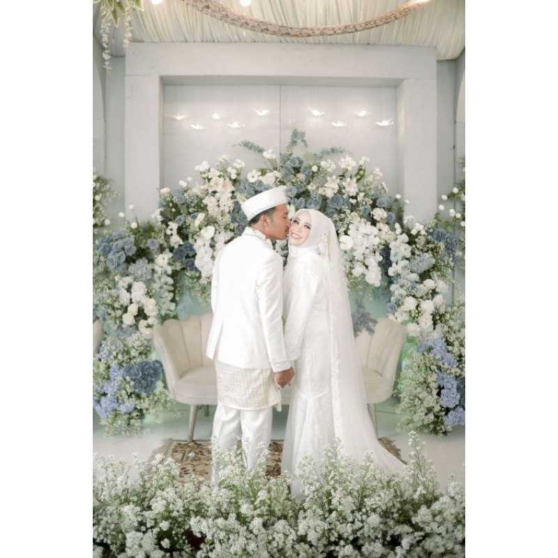 Loretta Lace Dress | Edmore.id