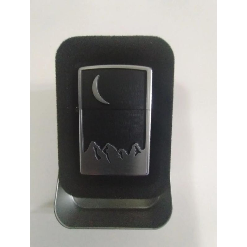 Original Zippo Marlboro Moon Over Mountains 2000