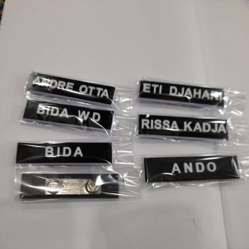 

ATH nama dada PDH timbul lis putih ukuran 2x8cm#name tag timbul