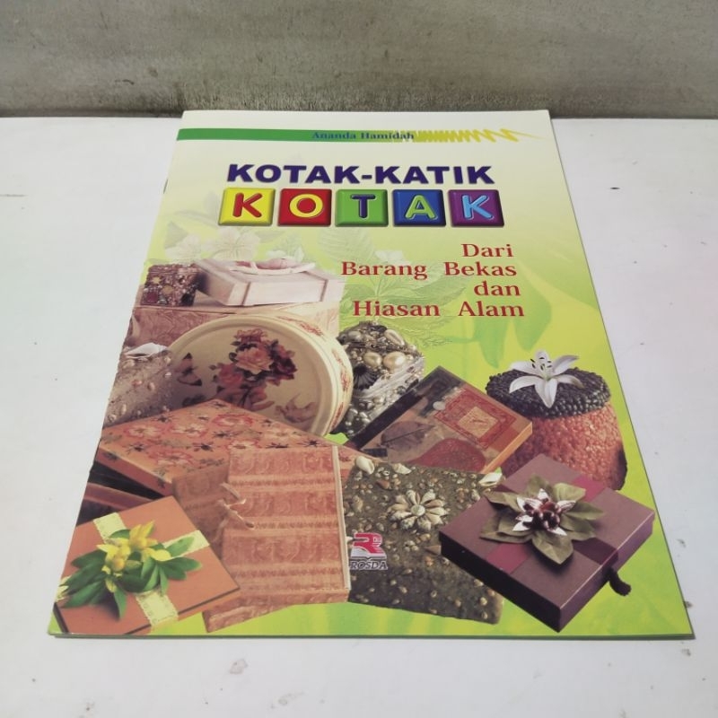 Buku Kotak-Katik Kotak Dari Barang Bekas dan Hiasan Alam