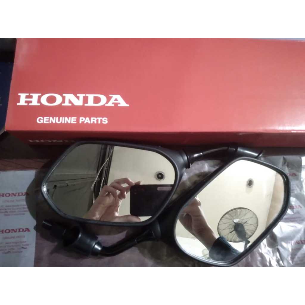 KACA SPION VARIO 110 KARBU