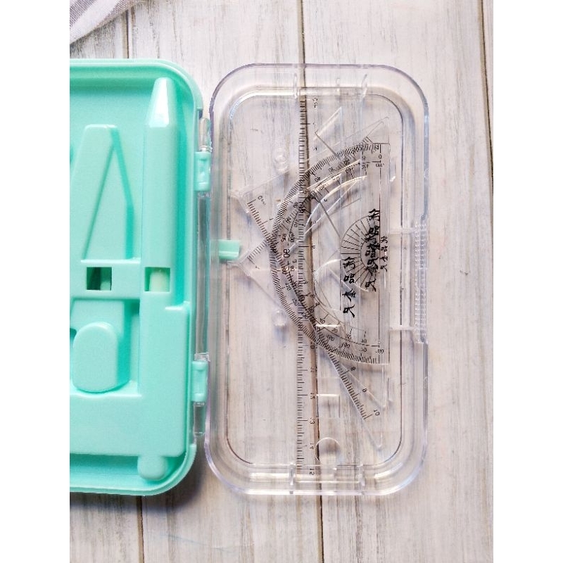 

JANGKA SET TY-7740 FROG 1 JANGKA/FREE ISI JANGKA/1 PENGHAPUS/1 PENSIL MEKANIK/4 PENGGARIS