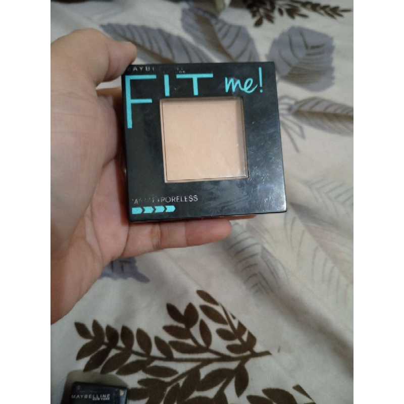 Bedak padat Maybelline fitme