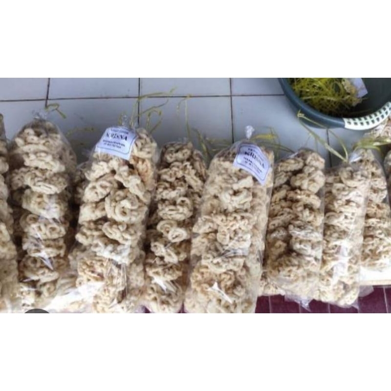 

KRUPUK ASLI DAERAH LEMBAK KAB.MUARA ENIM DIJAMIN ENAK DAN TERASA IKANNYA BURUAN ORDER 1 BKS HARGA PROMO....