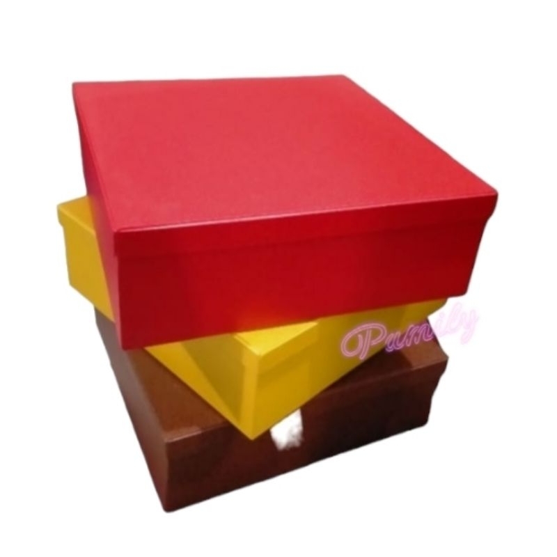 

RN Bok Kotak Kado Coklat 25x25cm Tidak Mudah Penyok