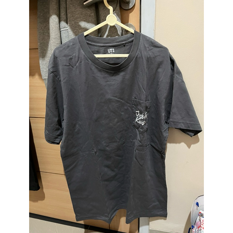 Kaos Uniqlo x JJK Jujuts Kaisen (Gojo)