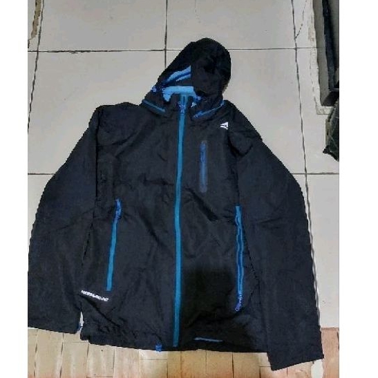 Jaket Gunung arei membramount