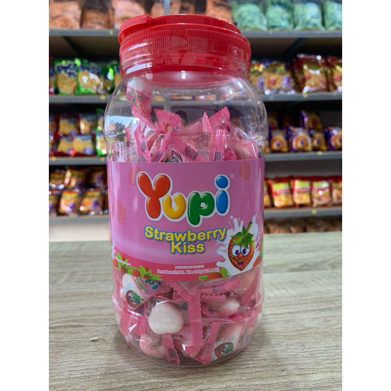 

Jeli Yupi rasa stroberi 300grm