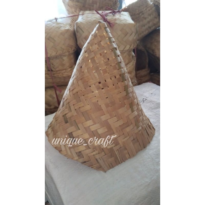 Kukusan tumpeng anyaman bambu