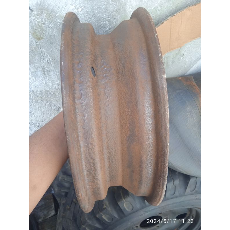 Copotan Velg willys R16