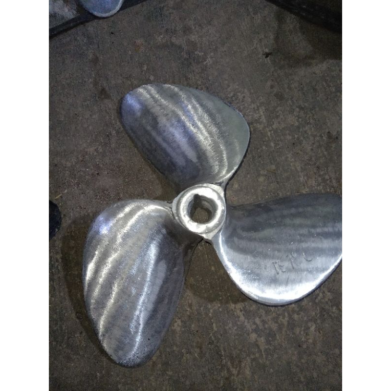 Baling baling Kapal ts180