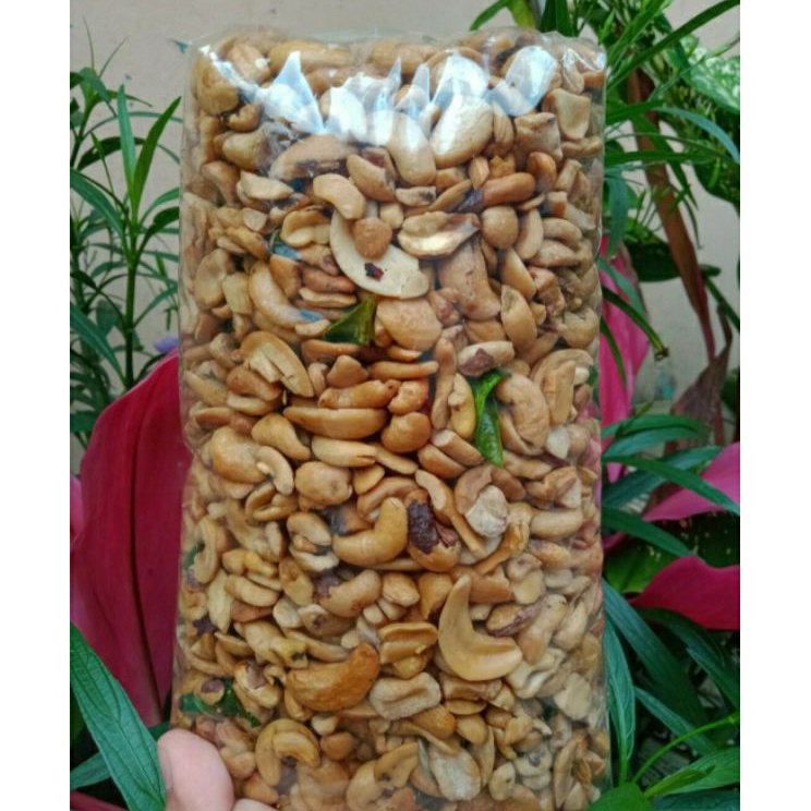 

kacang mede patahan mateng original 1kg