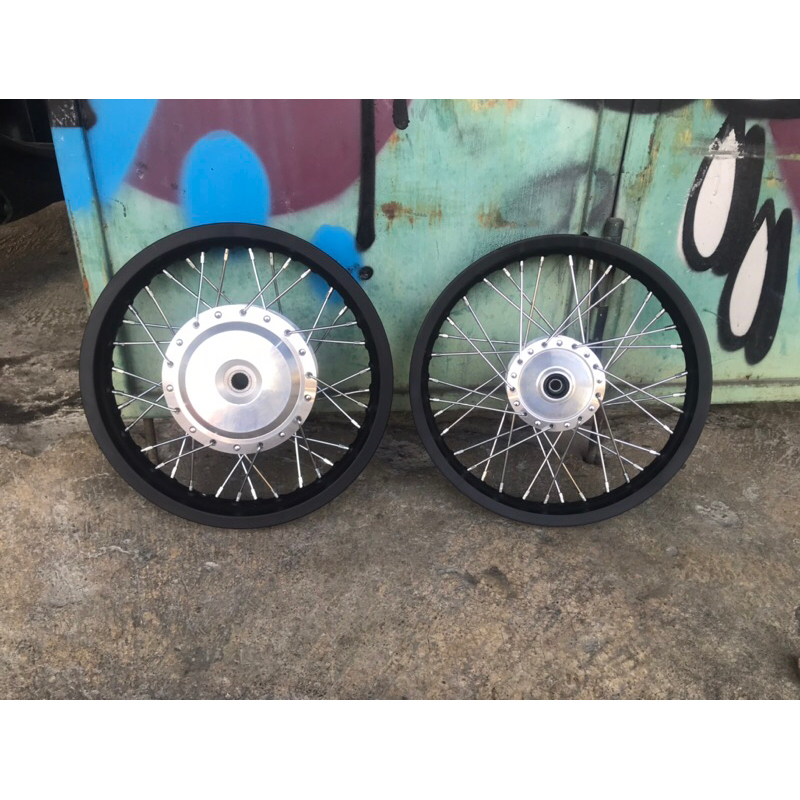 velg rossi jari jari r14,all matic honda 110,like new