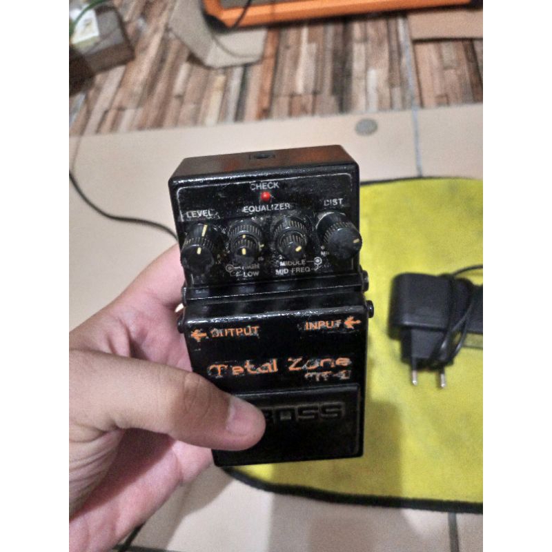 Efek gitar metalzone mt2