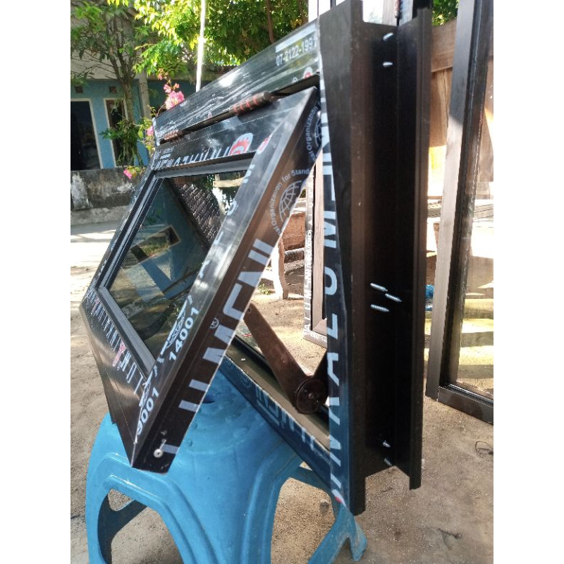 jendela Boven.40x60cmy