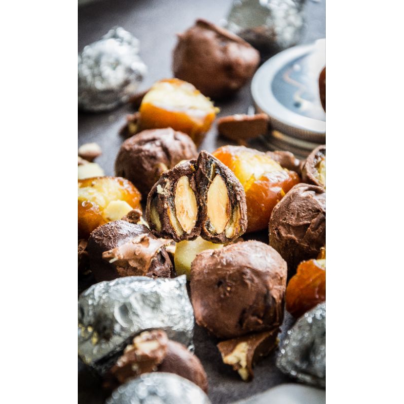 

Kurma Coklat Almond Zeenat Tamr Oleh Oleh Haji dan Umrah