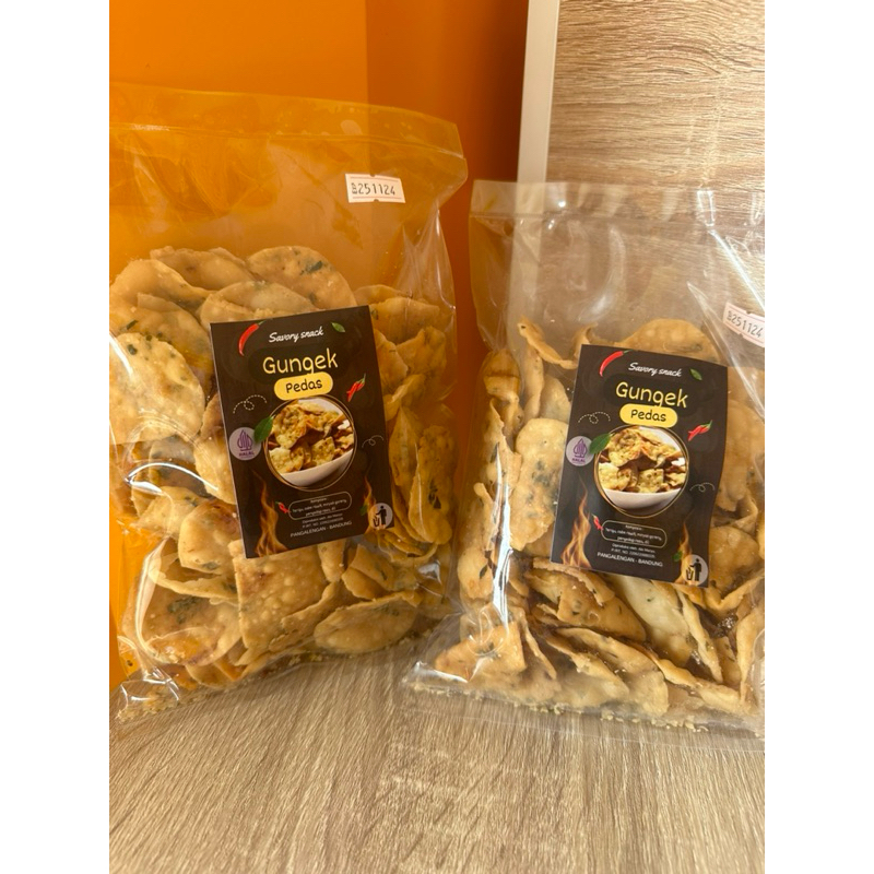 

Gungek kripik bawang gurih