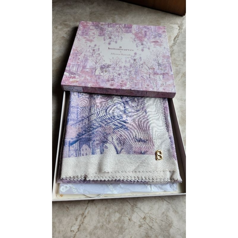 Buttonscarves NY3 New York Little Italy Preloved
