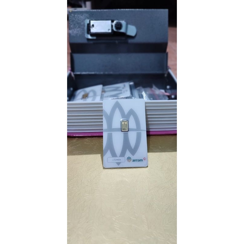 EMAS ANTAM 0,5 GRAM DIJAMIN ASLI 24 KARAT