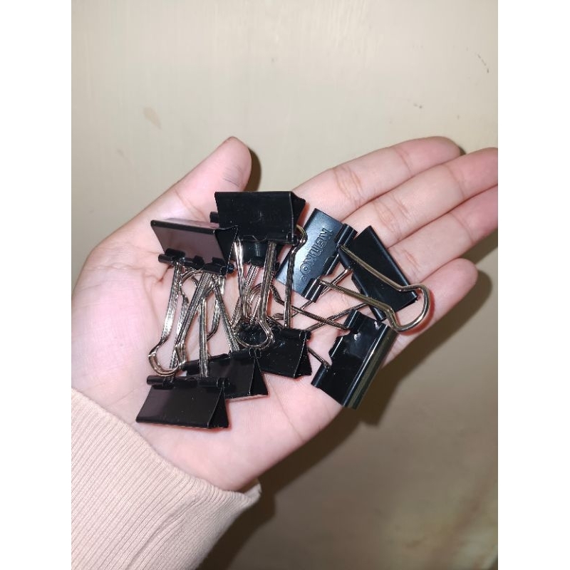 

penjepit kerta ukuran sedang